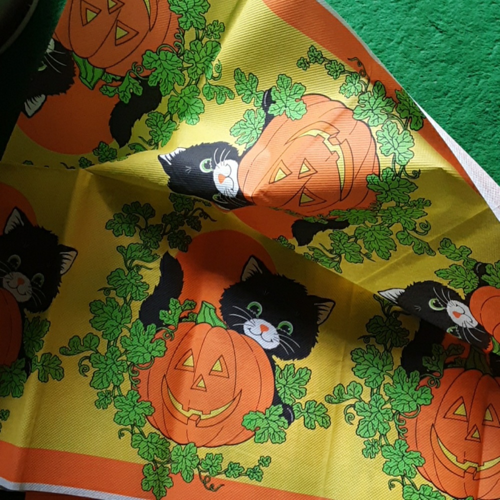 Paper table cover